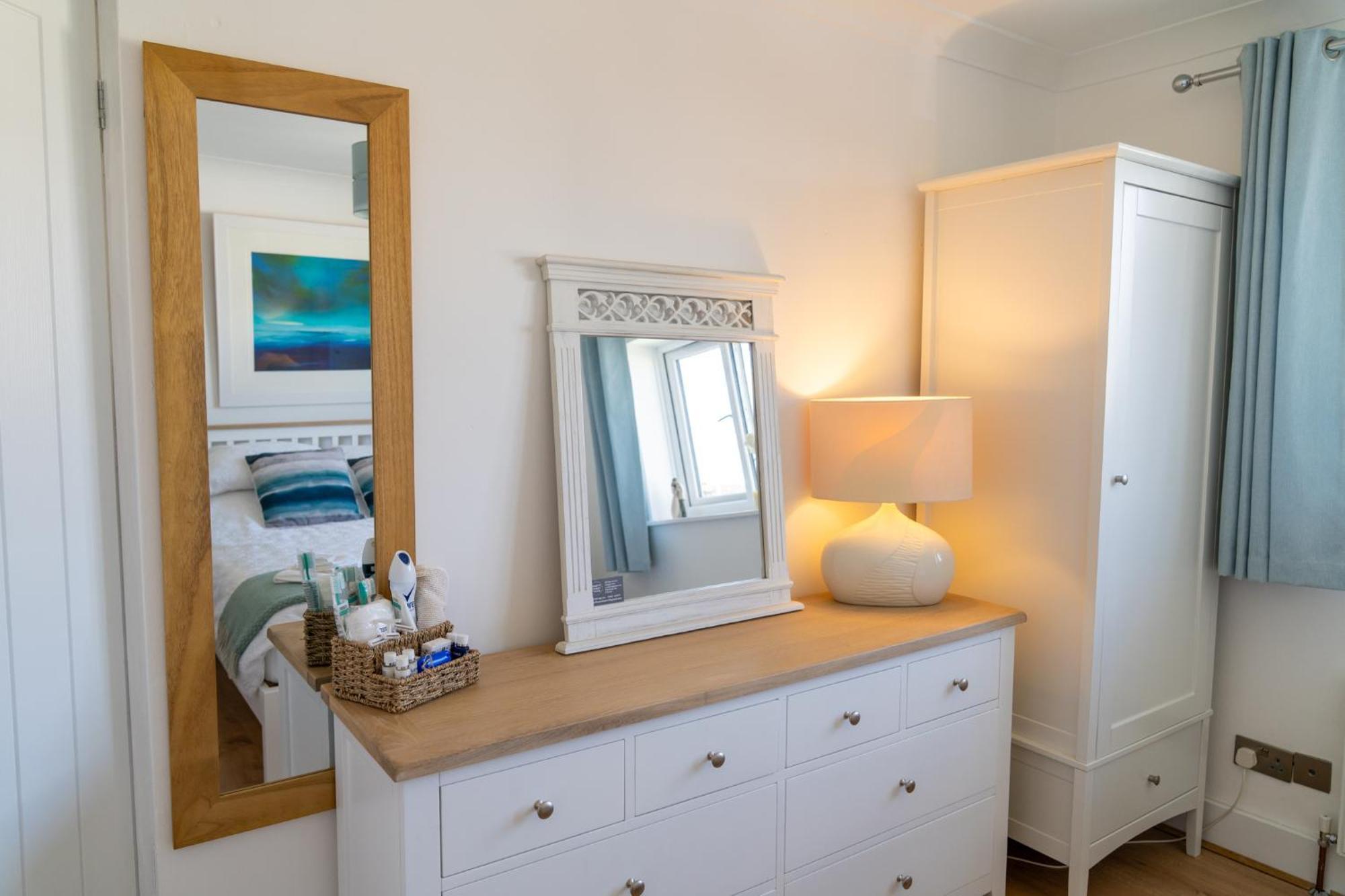 Trethvor House Ensuite Double Room With Free Parking In Quiet Residential Area Padstow Exteriör bild